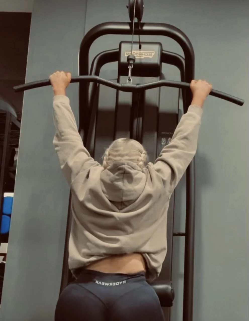 lat booty pulldown.webp
