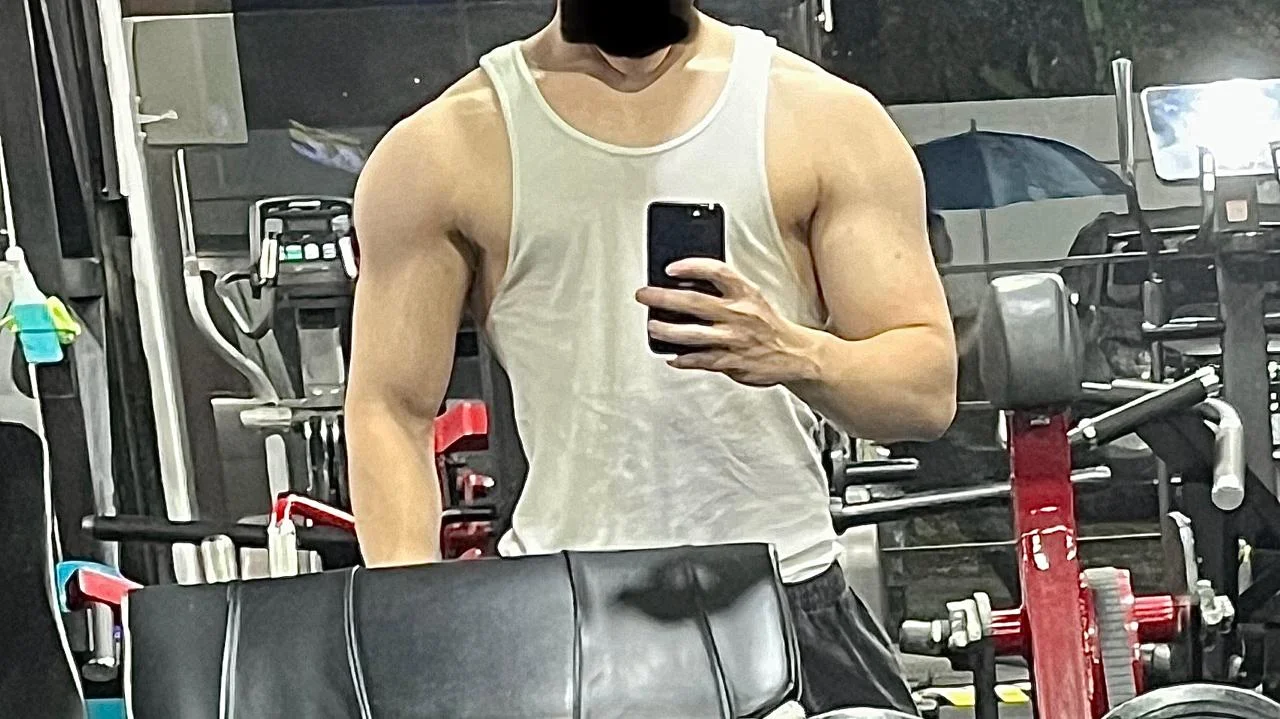 unflexed back day.webp