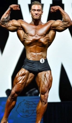 Chris Bumstead body